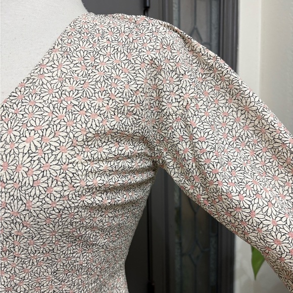 Madewell Florentine Peplum Button Blouse Top in a daisy patch - Picture 2 of 9